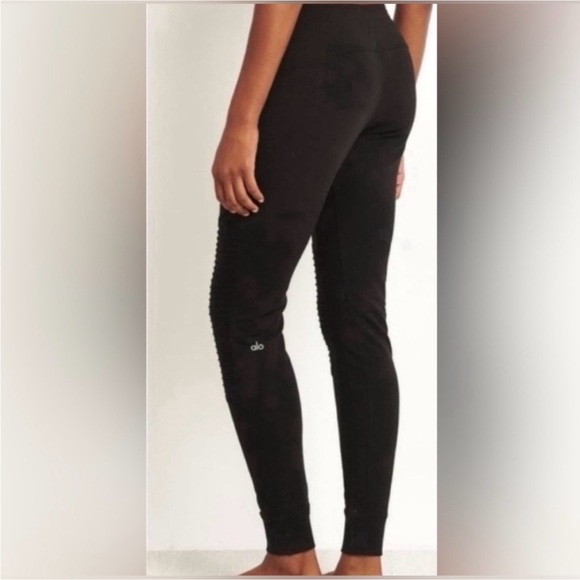 Pants - Alo motto joggers